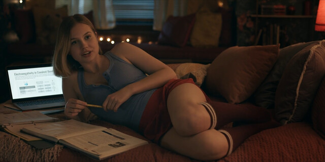 Angourie Rice sexy – Honor Society (2022) Angourie Rice sexy – Honor Society (2022)