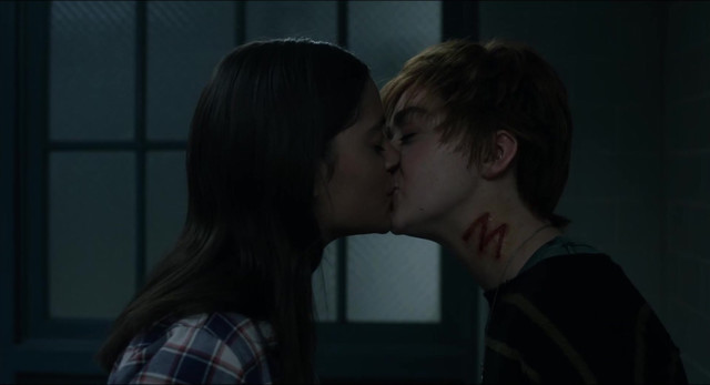 Blu Hunt sexy, Maisie Williams sexy - The New Mutants (2020) Blu Hunt sexy, Maisie Williams sexy - The New Mutants (2020)