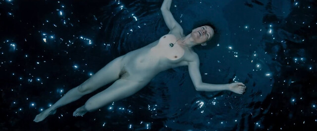 Gabrielle Lopes nude – O Espaço Infinito (2023)