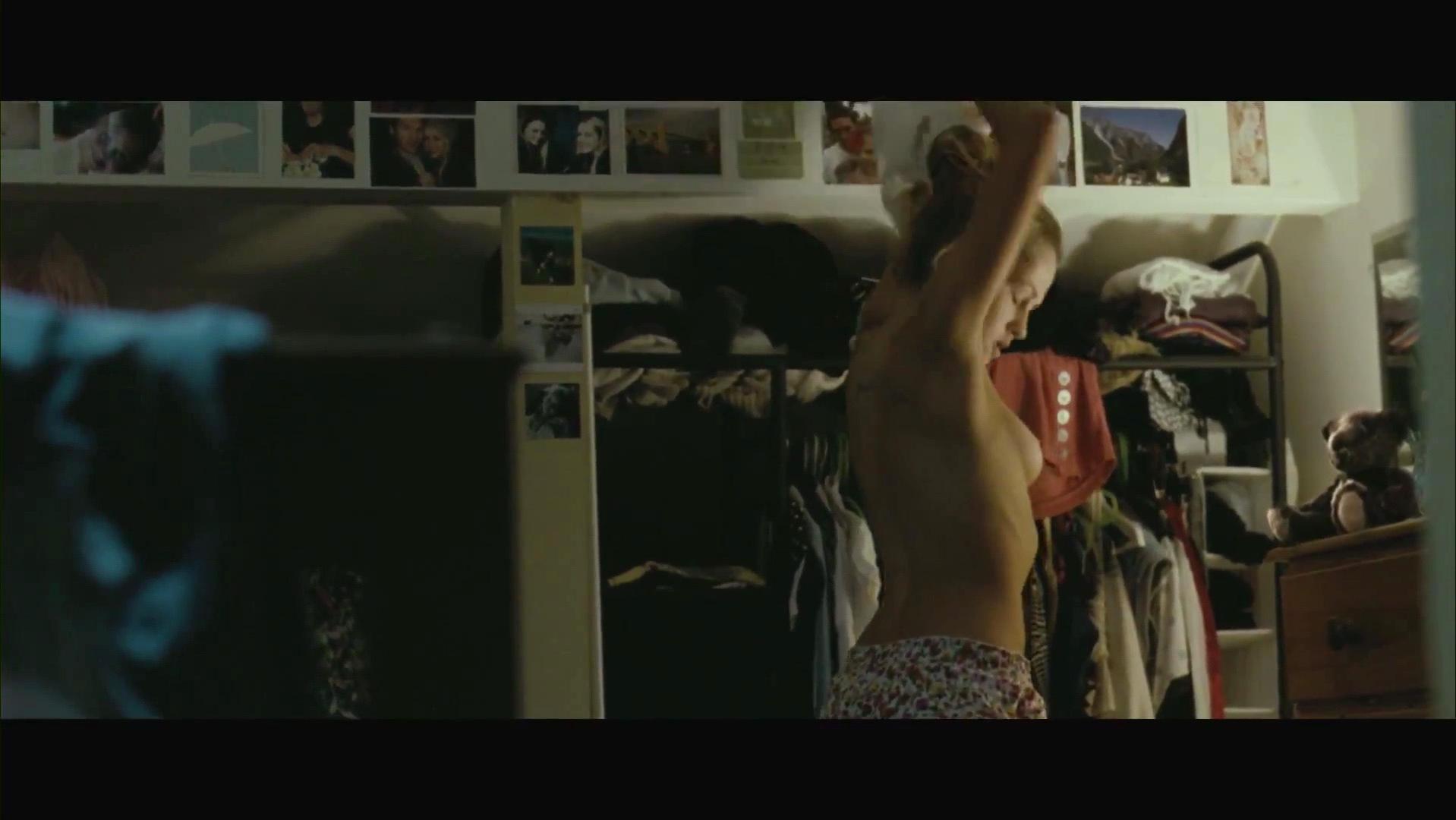 Teresa Palmer nude - Bear (2011) Teresa Palmer nude - Bear (2011)